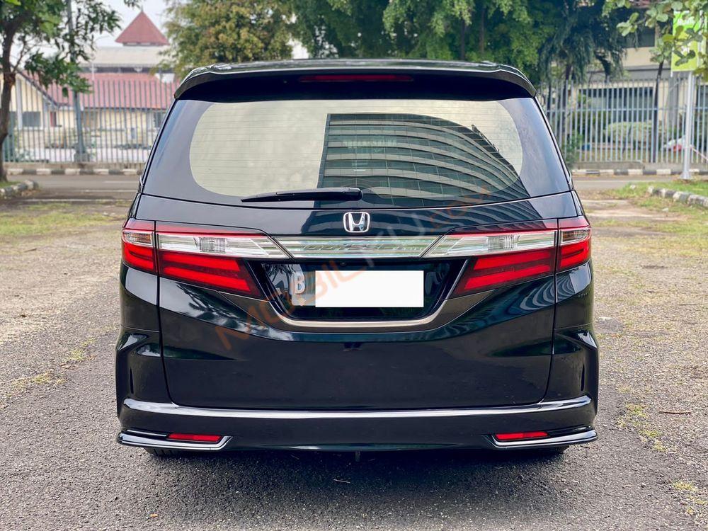 Mobil Honda Odyssey 2015