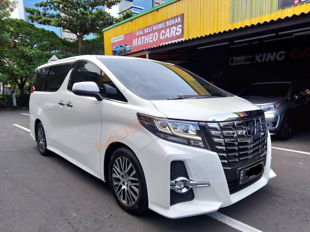 Mobil Toyota Alphard 2016