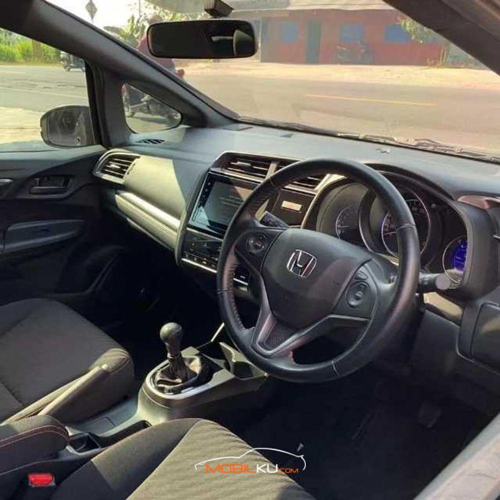 Mobil Honda Jazz 2019