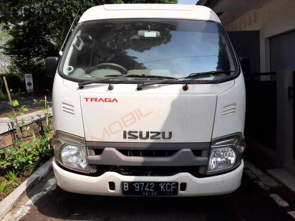 Mobil Isuzu Traga 2018
