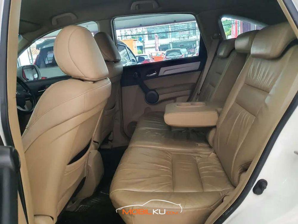 Mobil Honda CR-V 2011