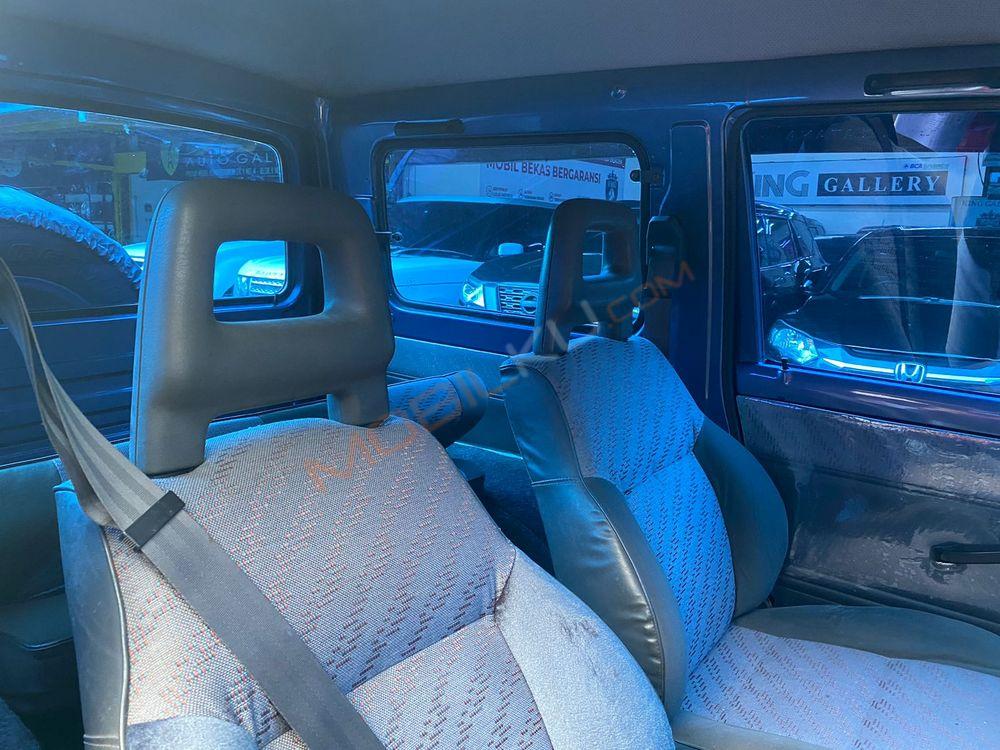 Mobil Suzuki Katana 2005