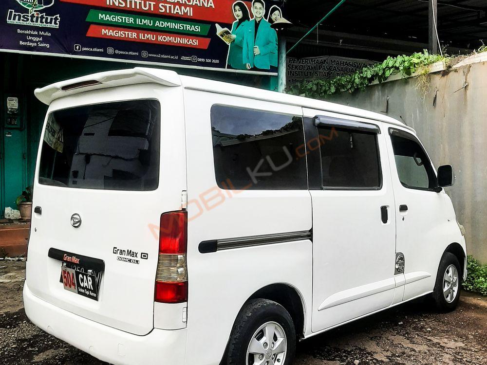 Mobil Daihatsu Gran Max 2014