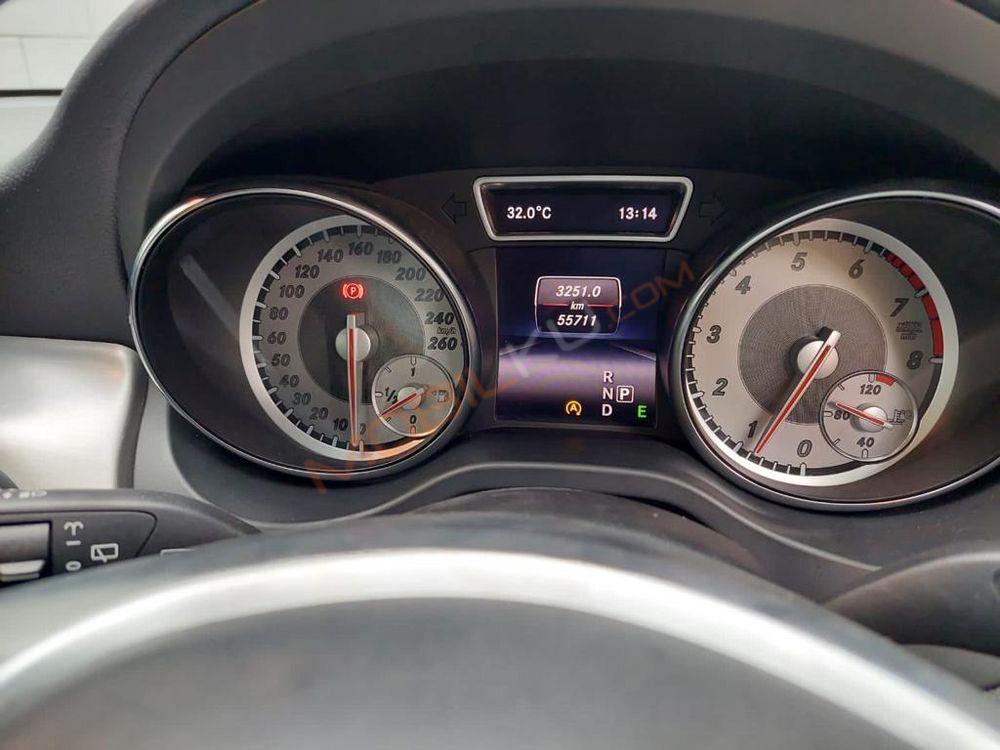 Mobil Mercedes-Benz GLA 2014