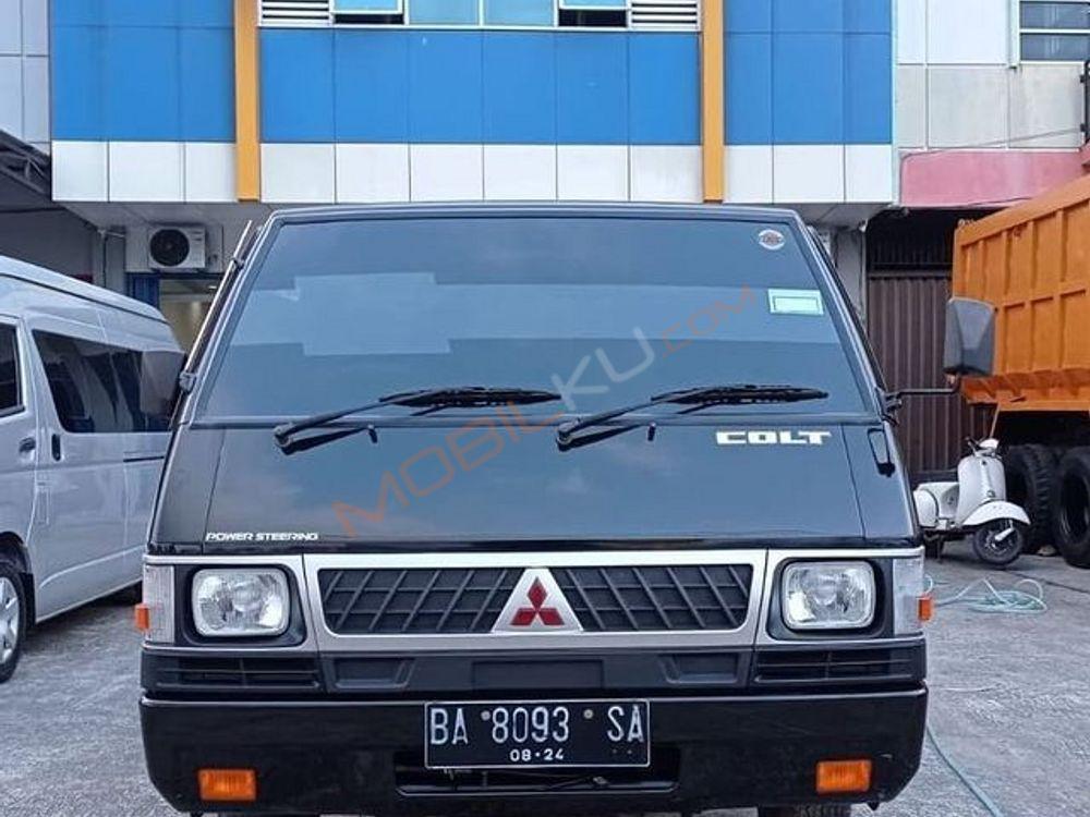 Mobil Mitsubishi L300 2019