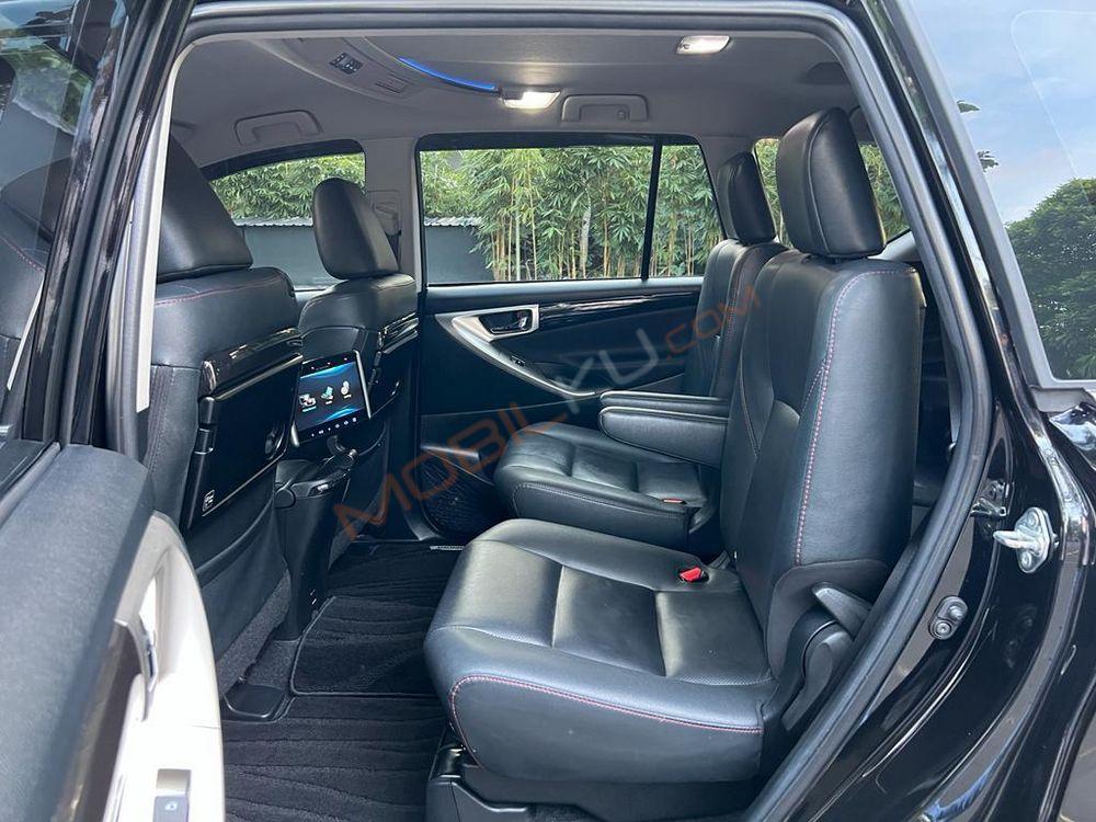 Mobil Toyota Kijang Innova 2021