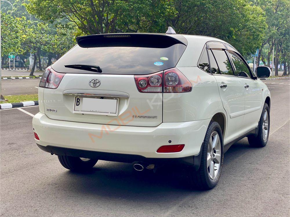 Mobil Toyota Harrier 2011