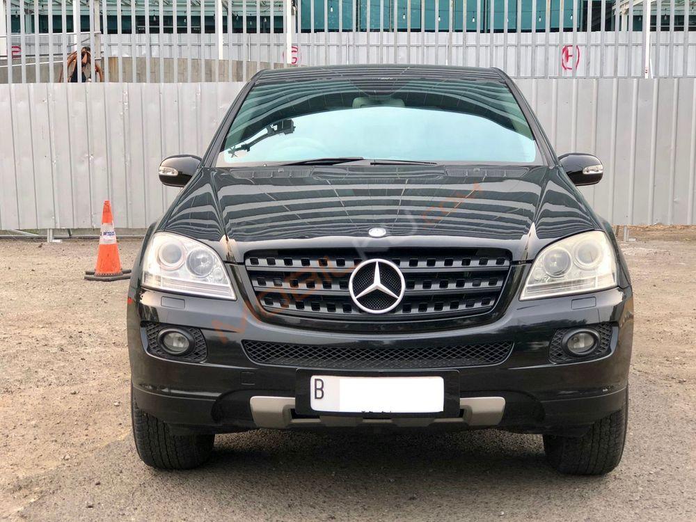 Mobil Mercedes-Benz ML 2006