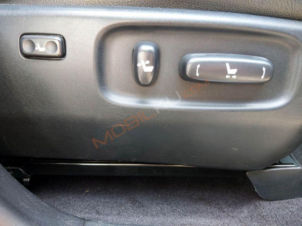 Mobil Toyota Harrier 2009