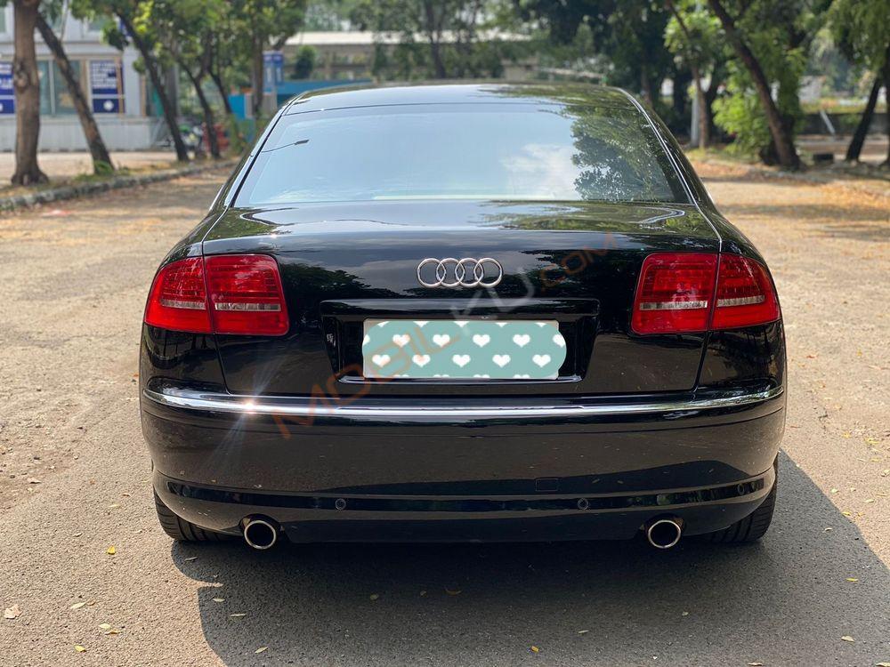 Mobil Audi A8 2009