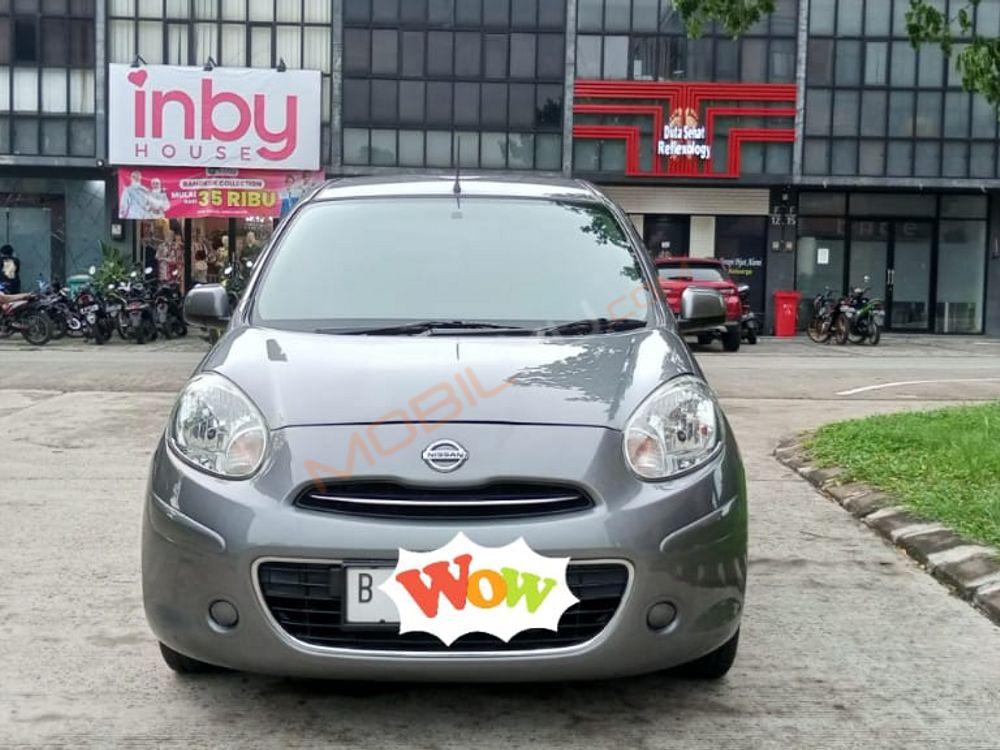 Mobil Nissan March 2012