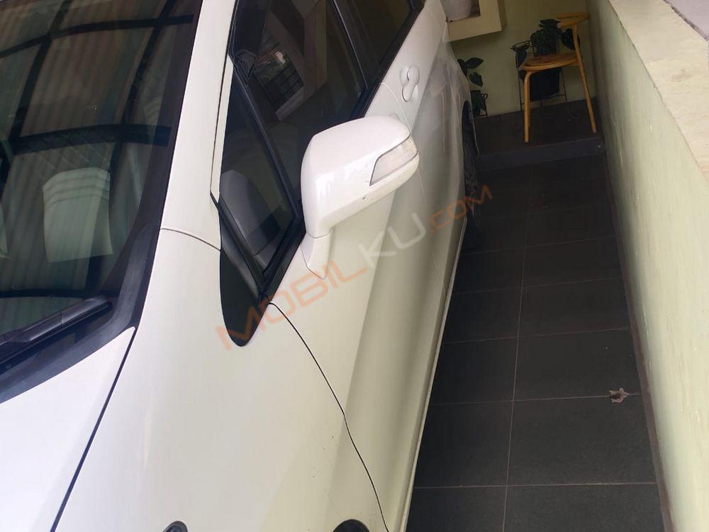 Mobil Honda Freed 2013