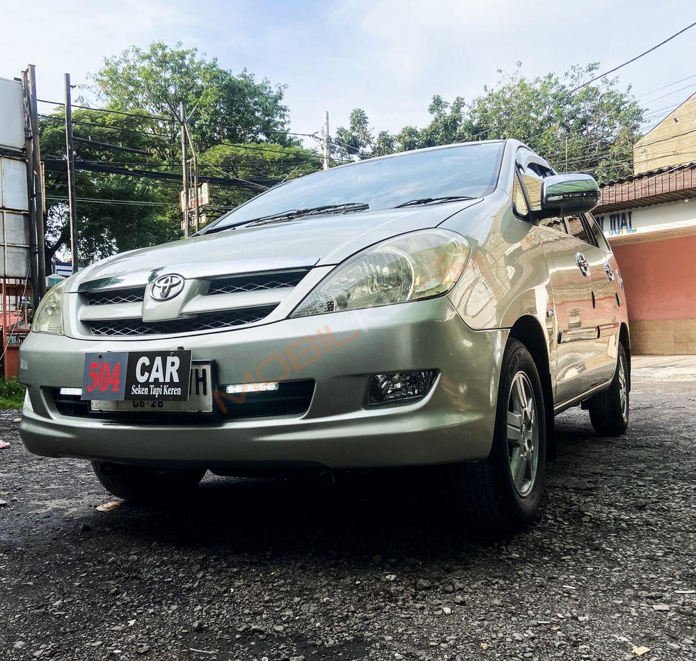 Mobil Toyota Kijang Innova 2008