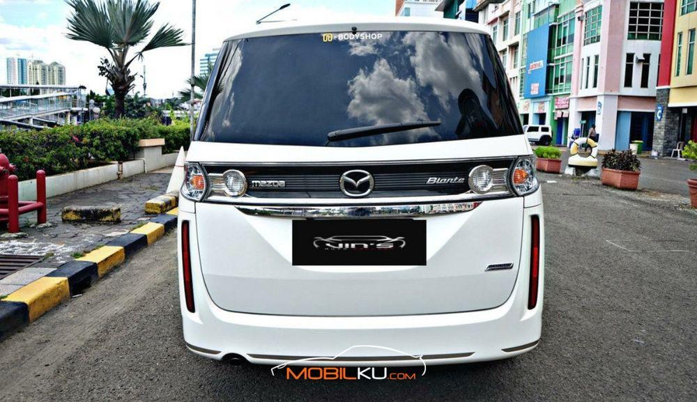 Mobil Mazda Biante 2017
