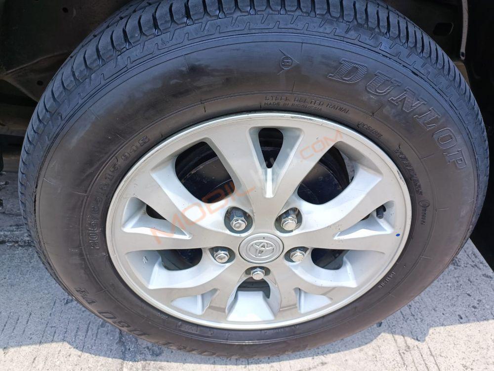 Mobil Toyota Kijang Innova 2010