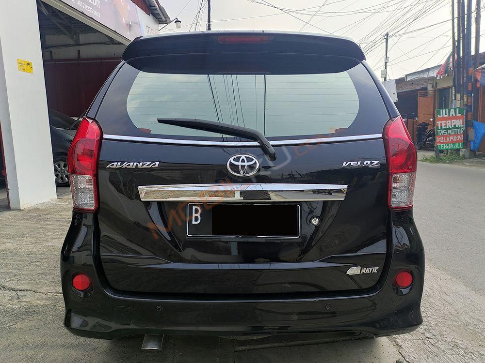 Mobil Toyota Avanza 2015