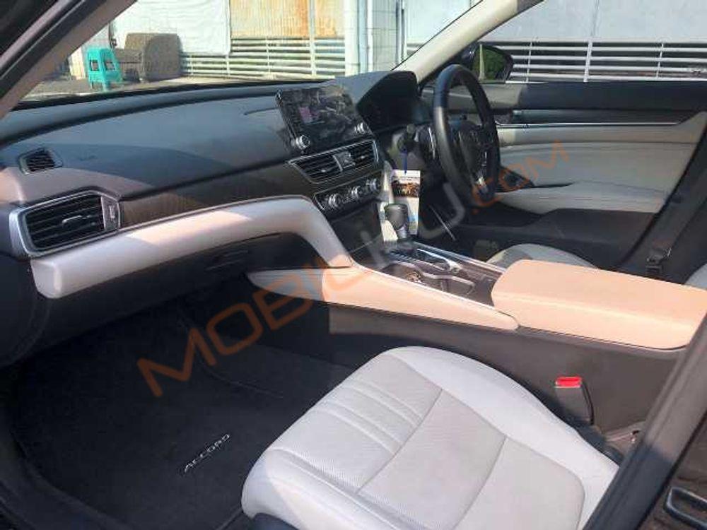Mobil Honda Accord 2020