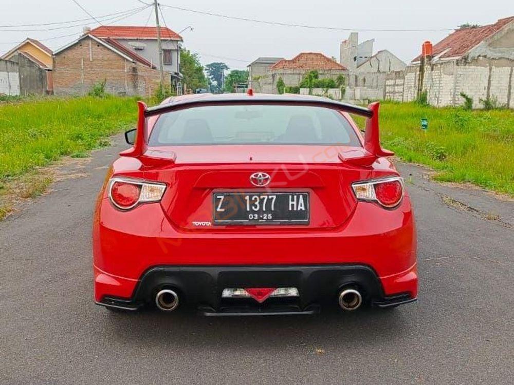 Mobil Toyota 86 2014
