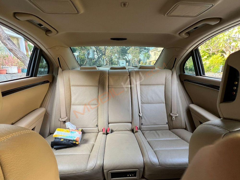 Mobil Mercedes-Benz S-Class 2011