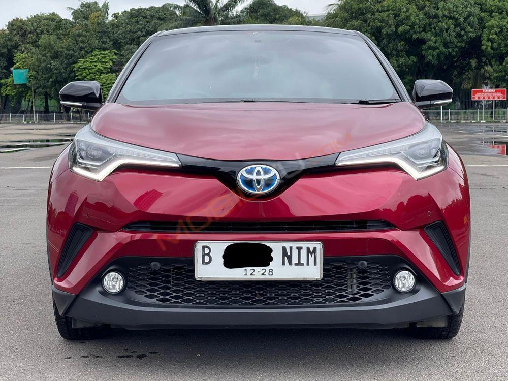 Mobil Toyota C-HR 2021