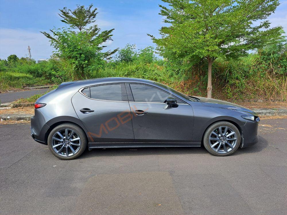 Mobil Mazda 3 2020