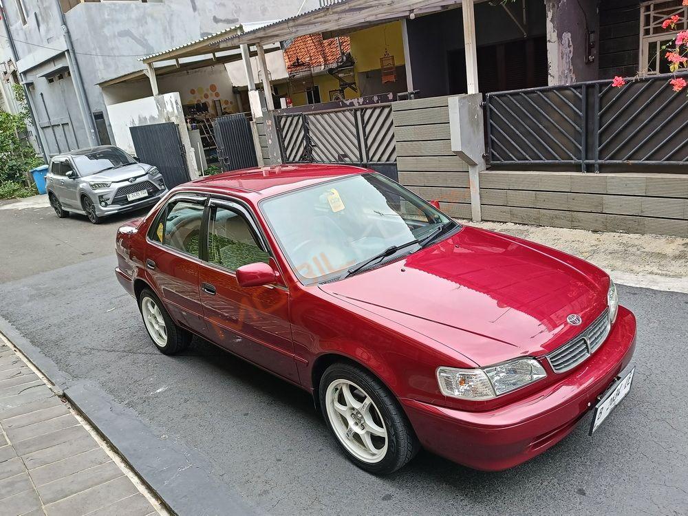 Mobil Toyota Corolla 2000