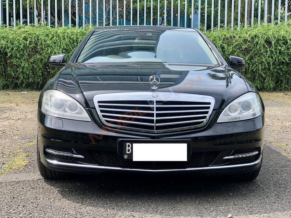 Mobil Mercedes-Benz S-Class 2011