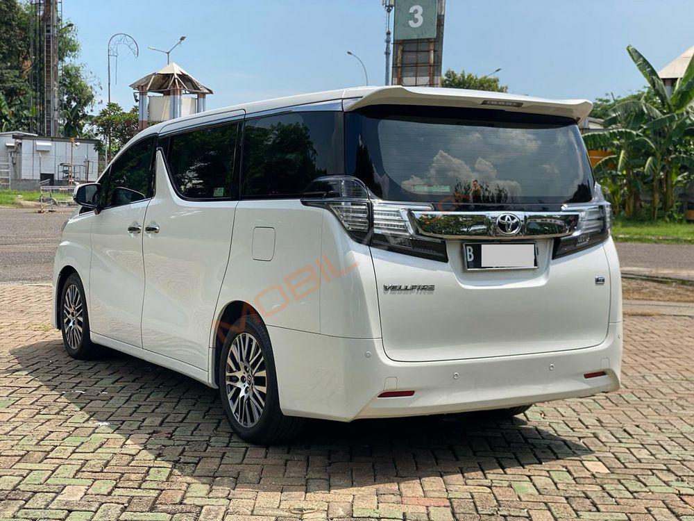 Mobil Toyota Vellfire 2017