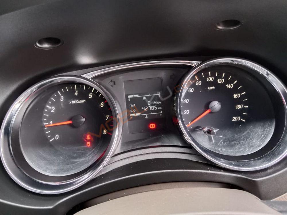 Mobil Wuling Confero 2022