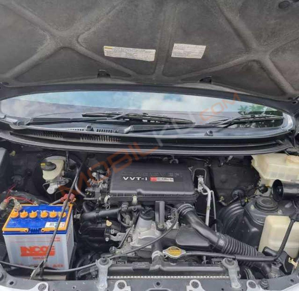 Mobil Toyota Avanza 2012