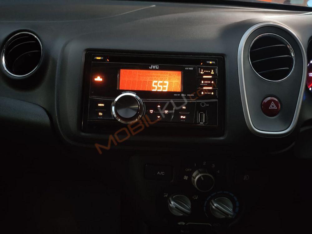 Mobil Honda Mobilio 2015