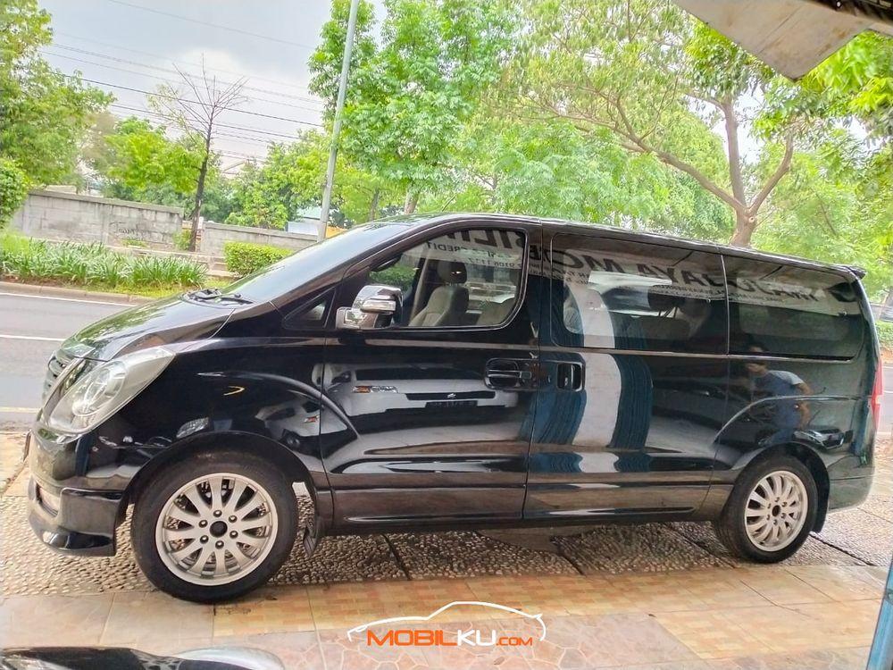 Mobil Hyundai H-1 2012