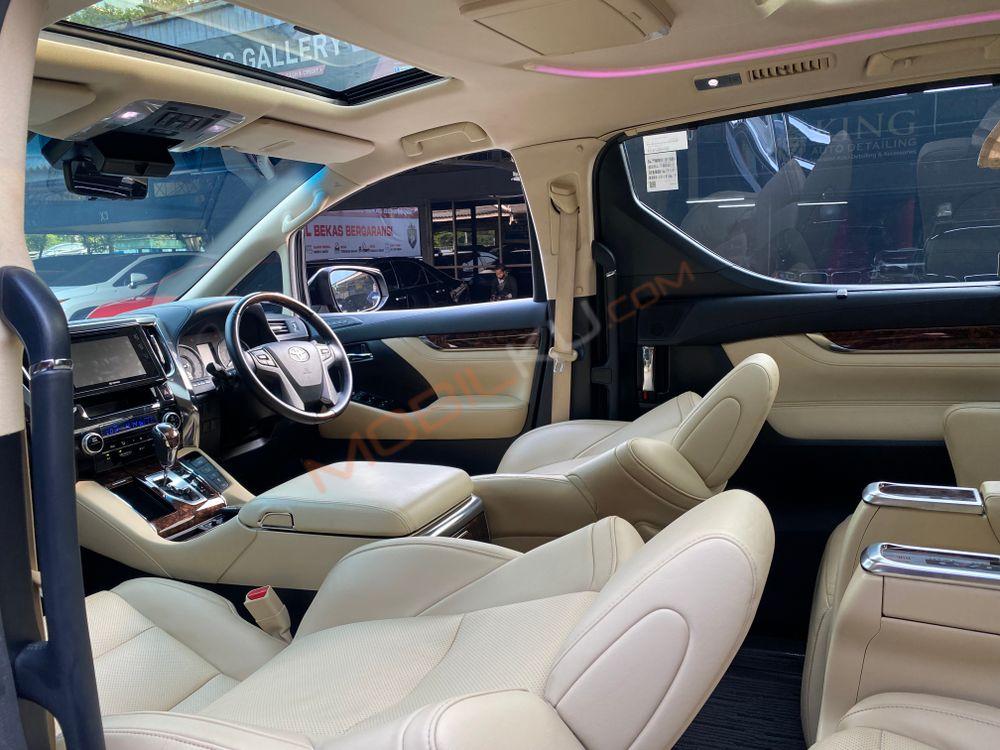 Mobil Toyota Alphard 2019