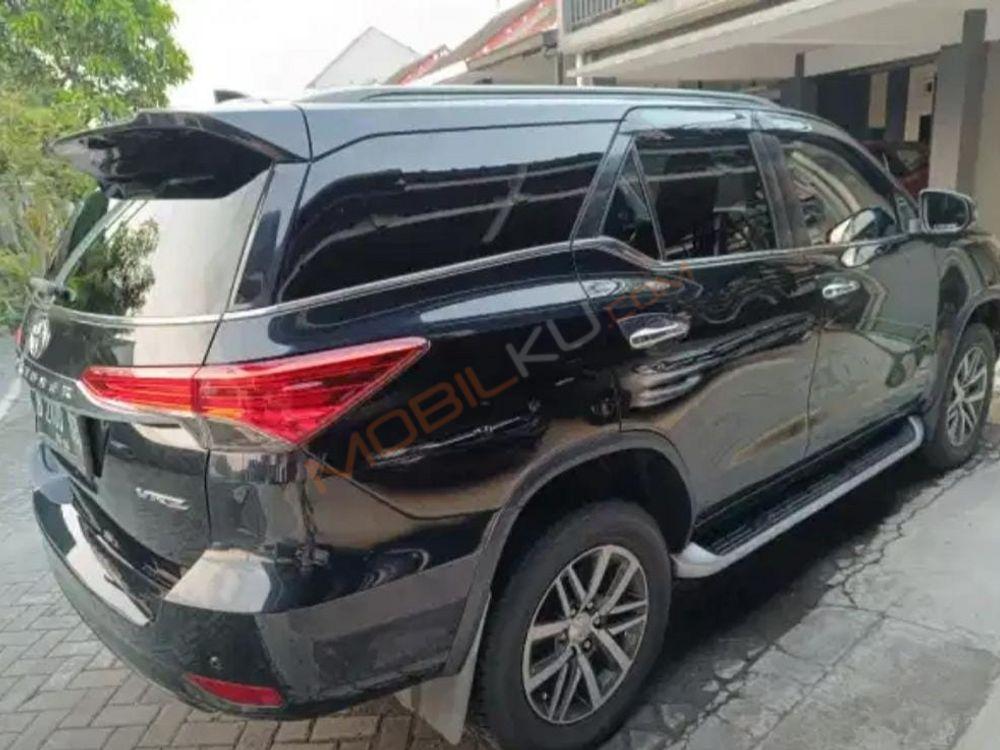 Mobil Toyota Fortuner 2016