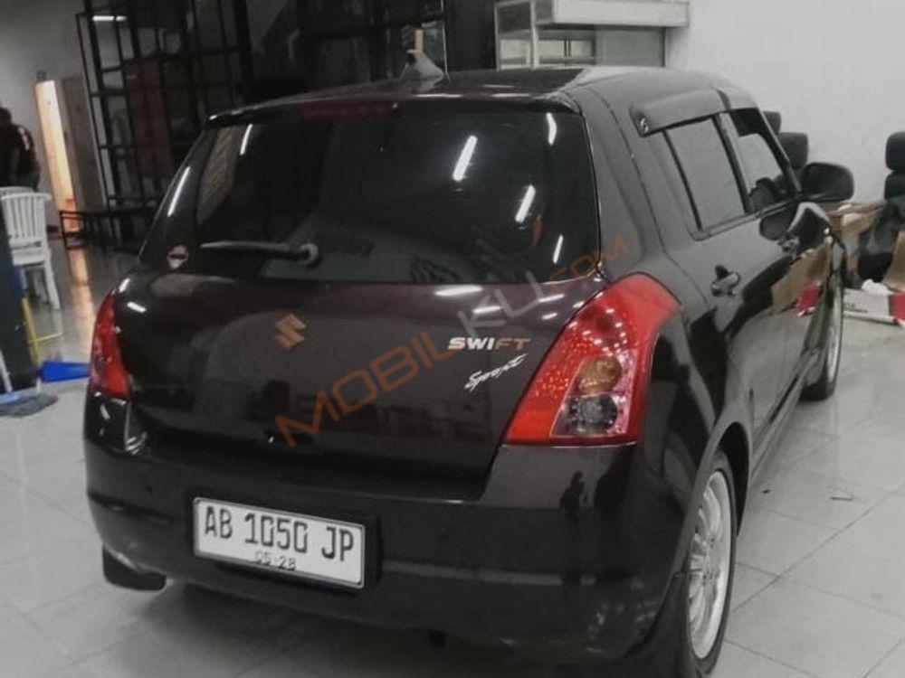Mobil Suzuki Swift 2011