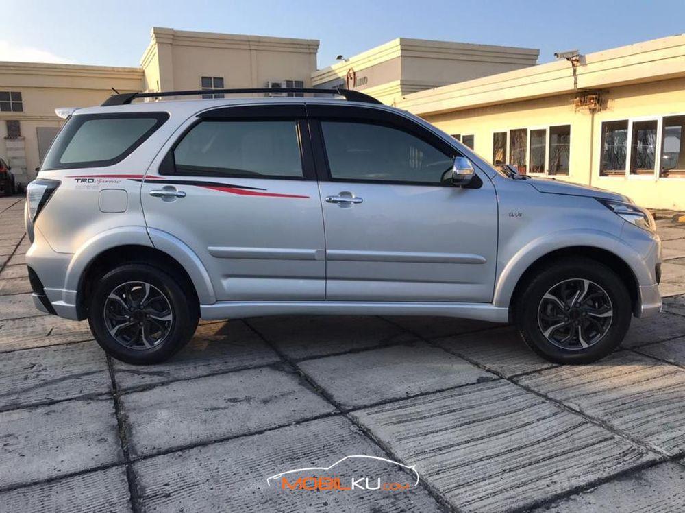 Mobil Toyota Rush 2017