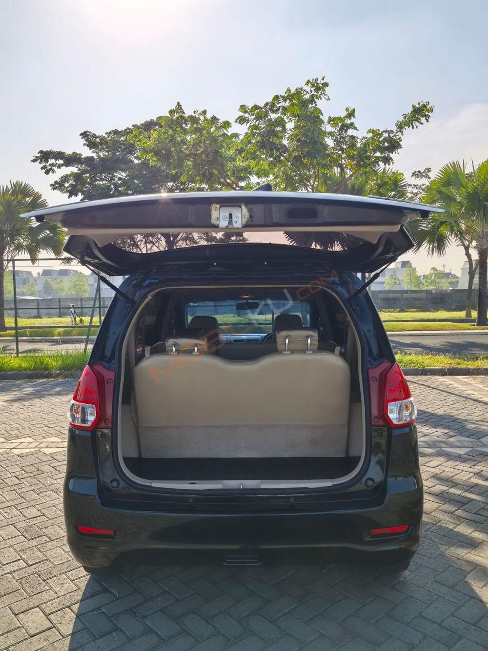 Mobil Suzuki Ertiga 2013