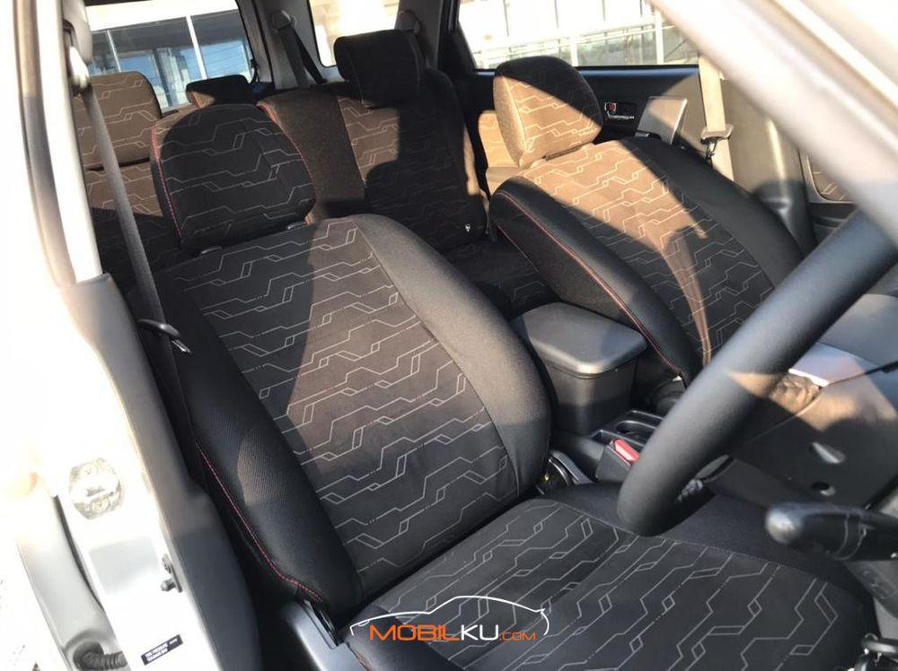 Mobil Toyota Rush 2017