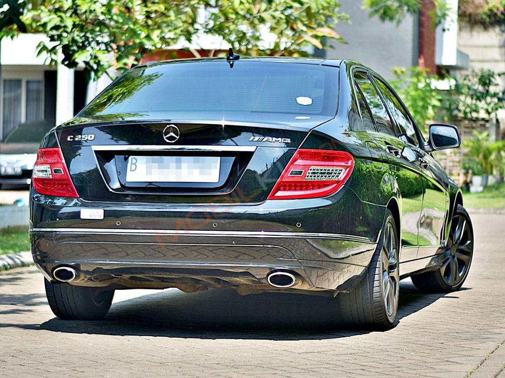 Mobil Mercedes-Benz C-Class 2009