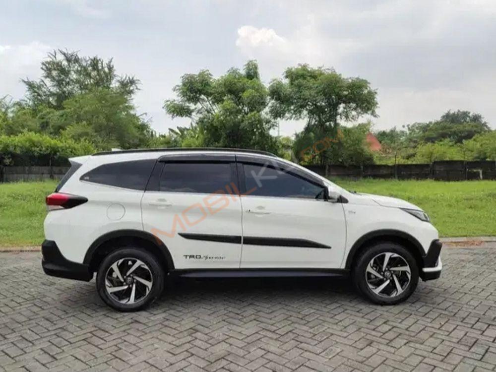 Mobil Toyota Rush 2018