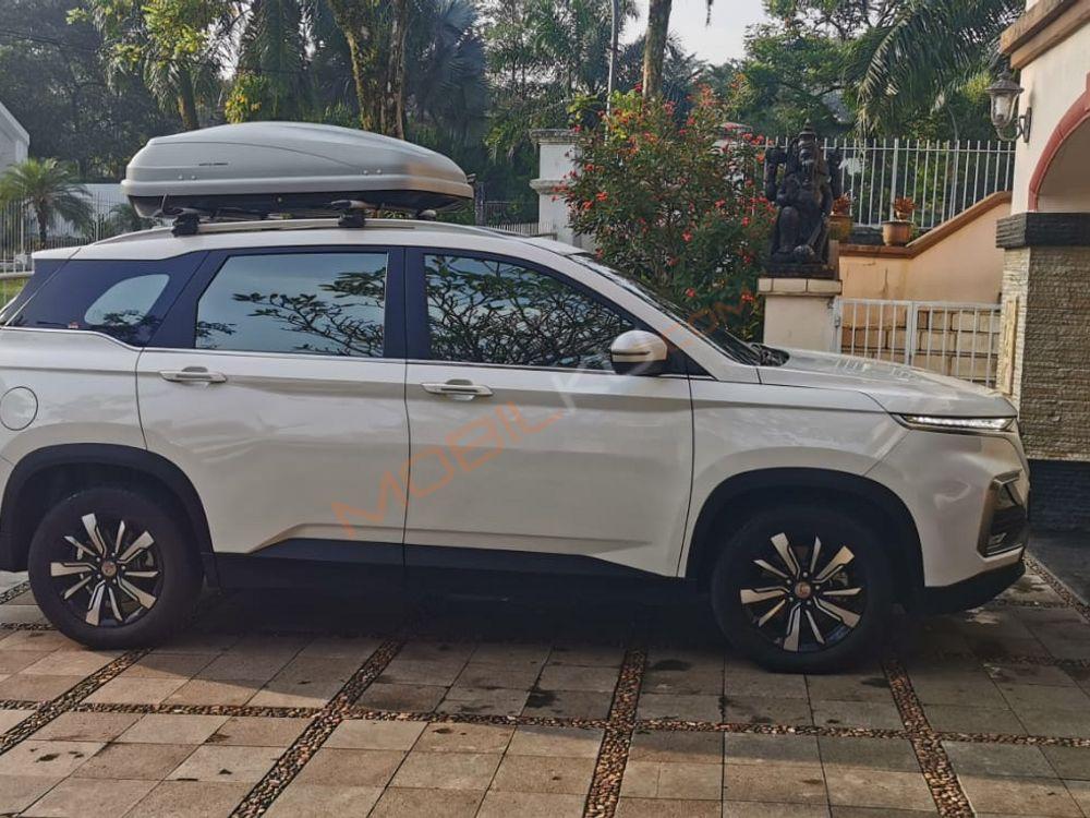 Mobil Wuling Almaz 2020