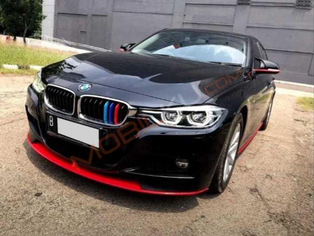 Mobil BMW 3 Series 2017