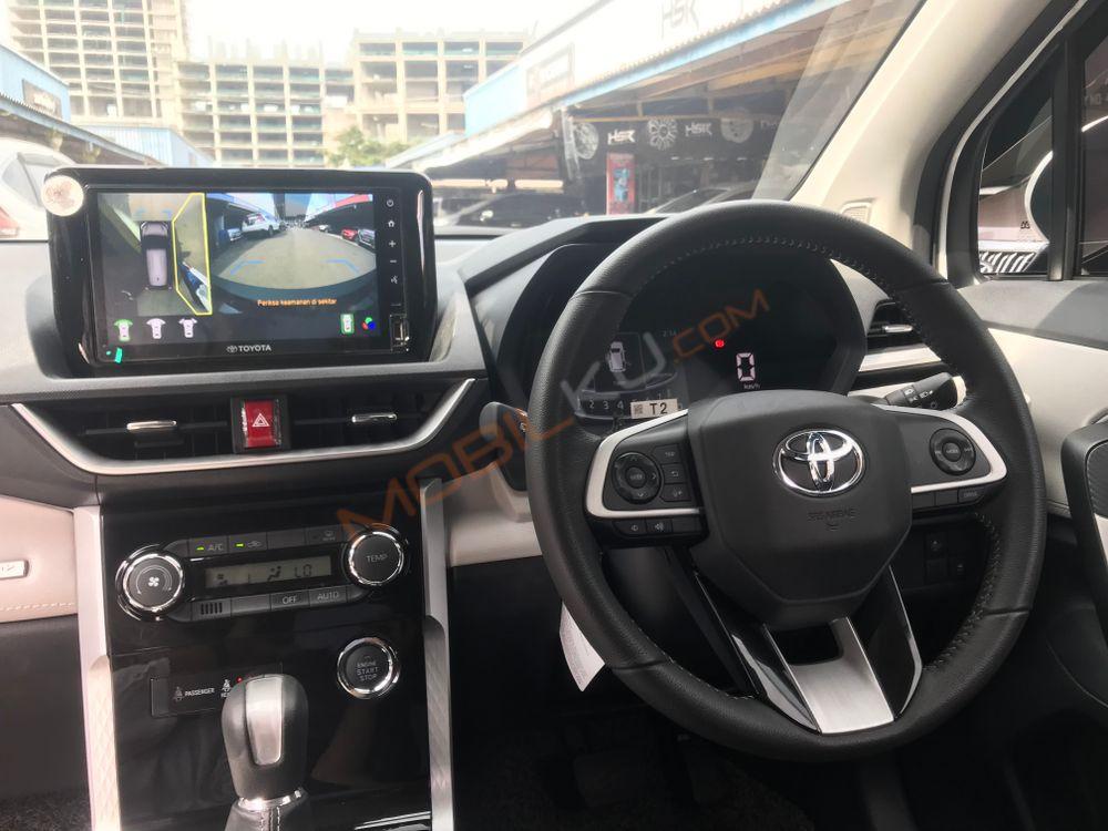 Mobil Toyota Veloz 2022