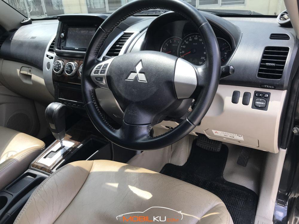 Mobil Mitsubishi Pajero Sport 2012
