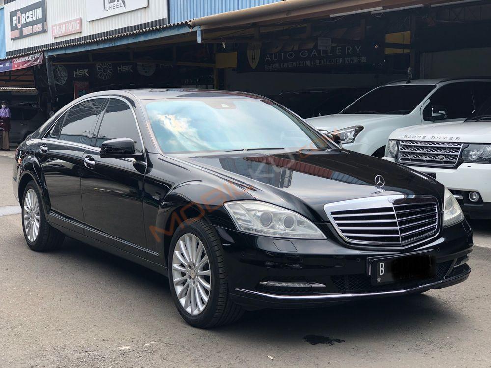 Mobil Mercedes-Benz S-Class 2011