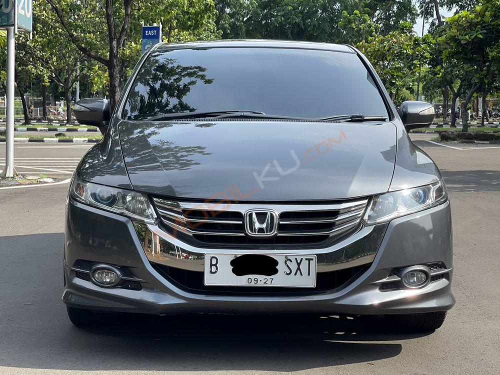 Mobil Honda Odyssey 2012