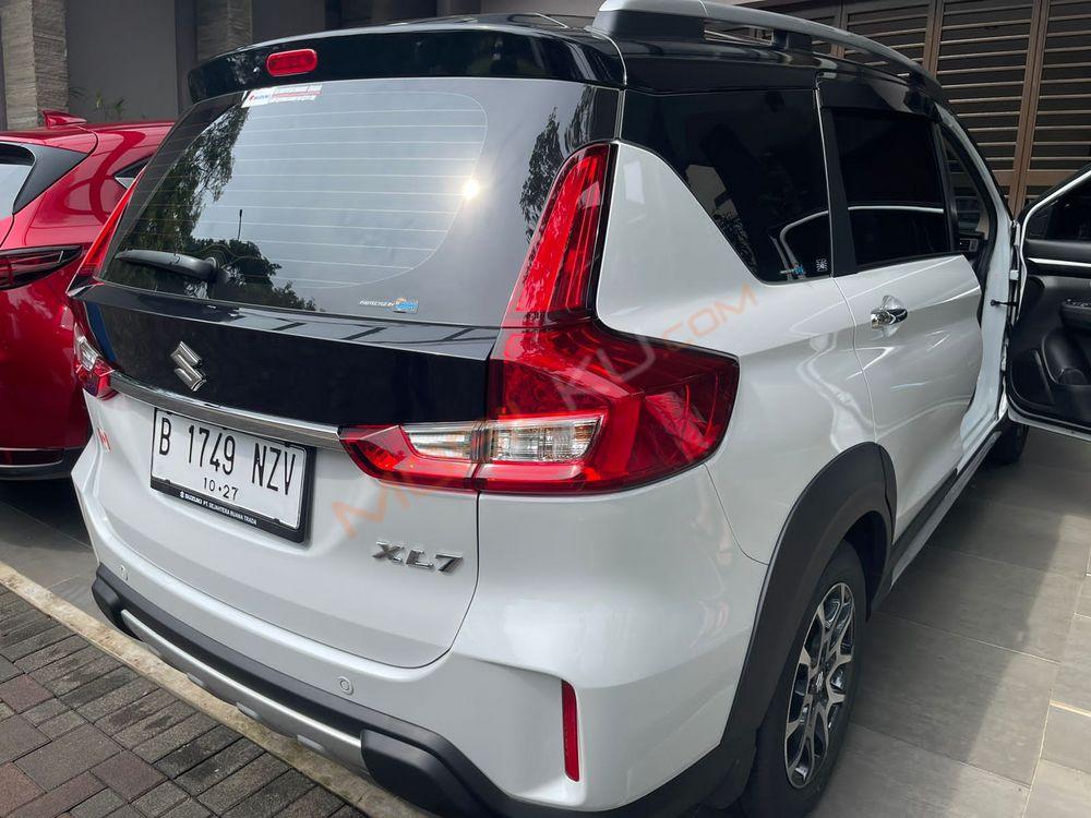 Mobil Suzuki XL7 2022