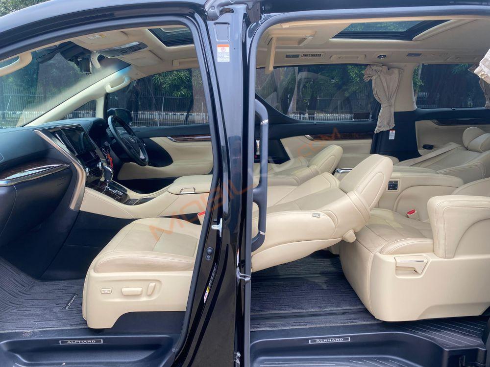 Mobil Toyota Alphard 2019
