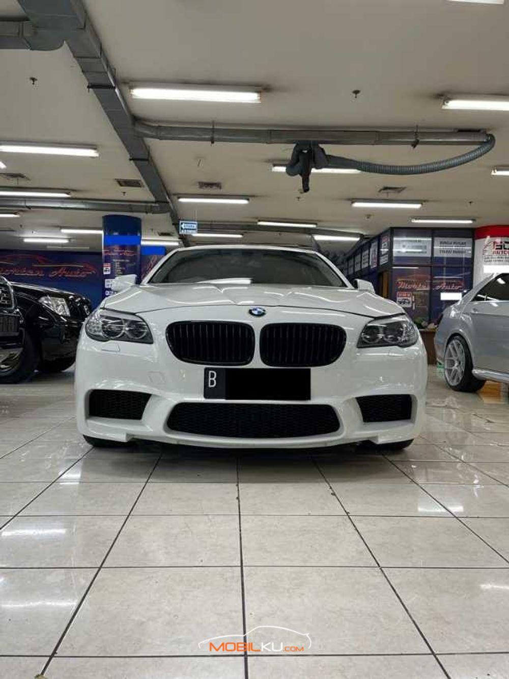 Mobil BMW 5 Series 2012