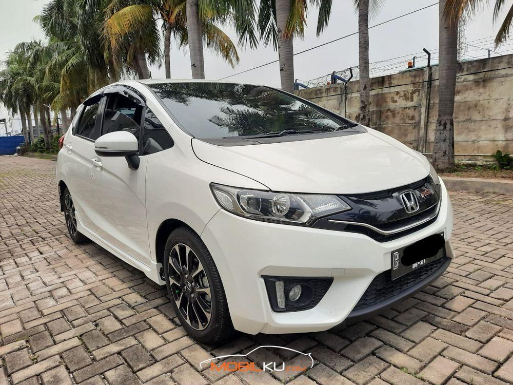 Mobil Honda Jazz 2016
